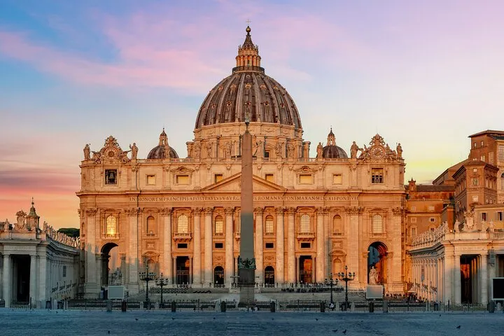 St. Peter's Basilica Reserved Entrance Tour + Castel Sant’Angelo