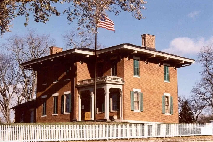 Galena Day Tour from Chicago: Historic Sites and River Views