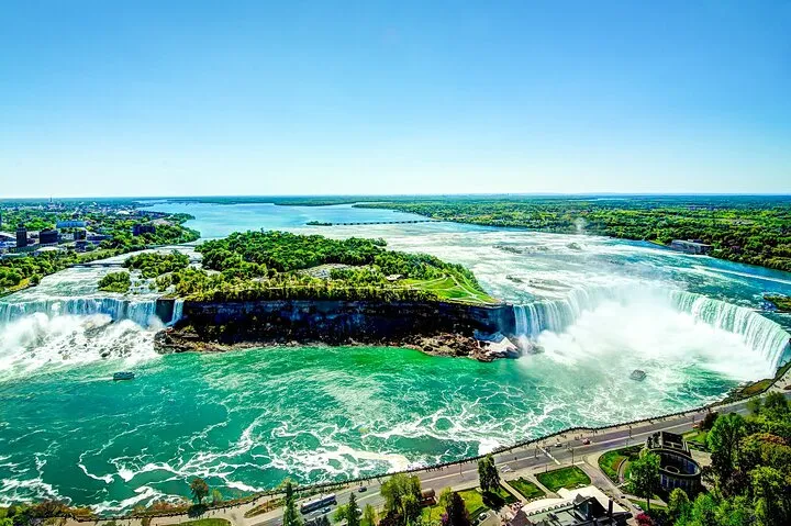 5-Day Niagara Falls, Toronto, Montreal and Quebec City from NYC