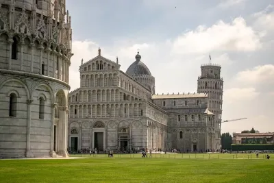 Pisa highlights tour with Leaning Tower entry from Florence