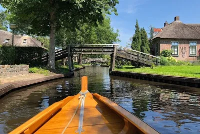 Giethoorn Private Tour Guide Giethoorn in luxury Jaguar S Type