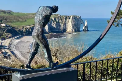 2-day Giverny Etretat Honfleur Mont Saint-Michel Private trip