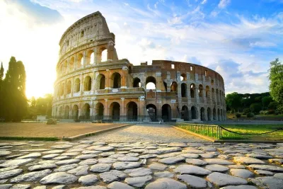 Colosseum, outside Forum & Trevi Fountain Group Tour