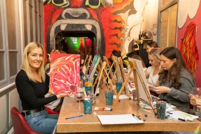 Rome: Paint & Sip Experience in Piazza Navona