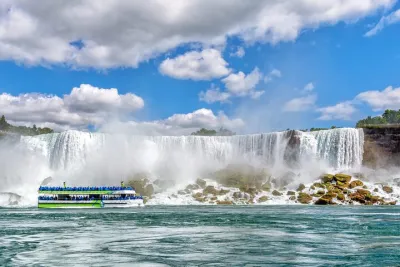 USA Side Maid of the Mist Boat and Cave of the Winds express tour