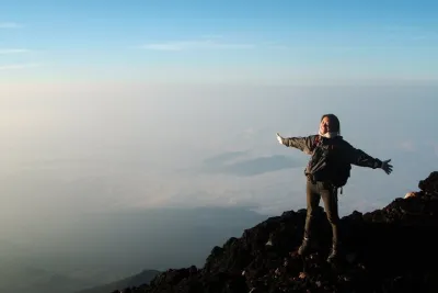 2-Day Mt Fuji Climbing Tour to Summit from Tokyo with Free Gear