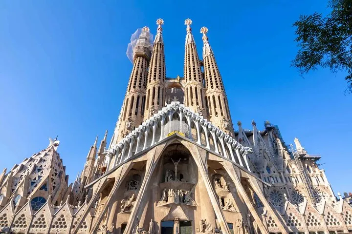 Sagrada Familia Skip the Line Guided Tour