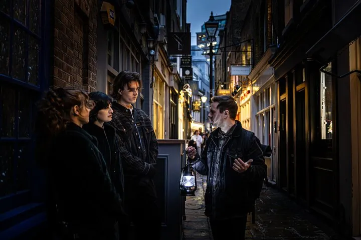 Interactive Jack the Ripper Night Walk: London's Murder Mystery
