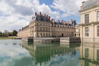 Château de Fontainebleau Private Tour from Paris with Entry
