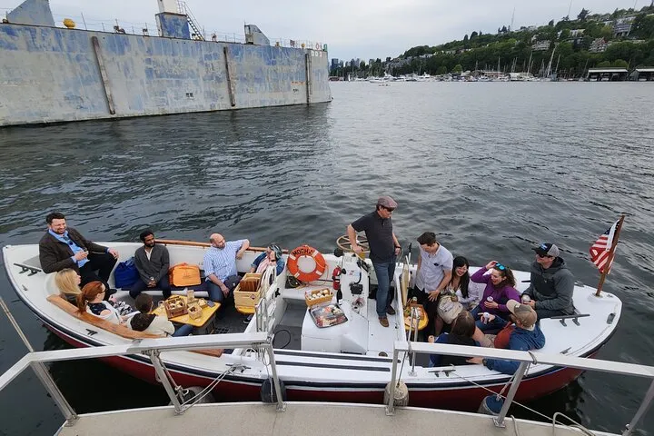 1 Hour Lake Union Cruise - up to 8 people