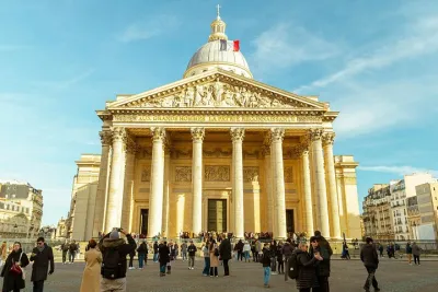 Tour of Panthéon and Luxembourg Gardens in Paris (Private)