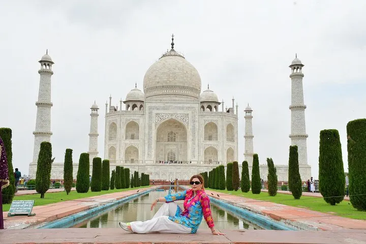 From Delhi : Taj Mahal Sunrise & Agra Fort Tour
