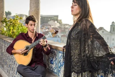 Lisbon Small-Group Tour: Fado Show and Dinner with Pick-up