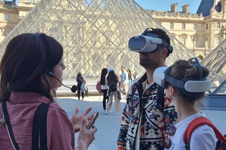 Viality Tour: Cross the centuries at the Louvre in VR