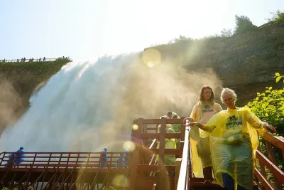 Niagara Falls USA: Maid of Mist and Cave of Winds Tour
