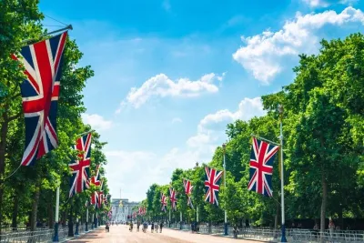 Buckingham Palace Royal London Walking Tour & Palace Entry