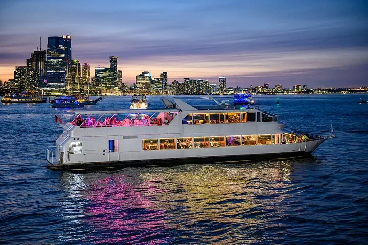 New York City Dinner Cruise with Live Music