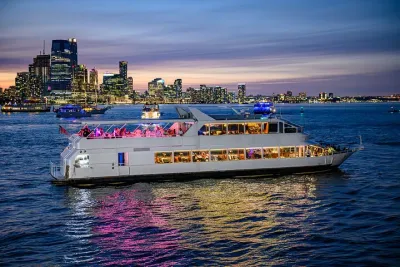 New York City Dinner Cruise with Live Music