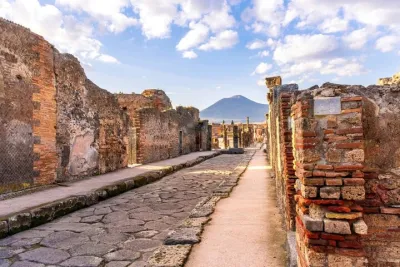 Experience Pompeii and Naples Guided Tour