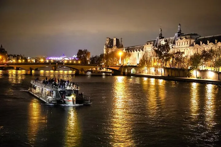 1 Hour Paris Illuminated Evening Sightseeing Cruise