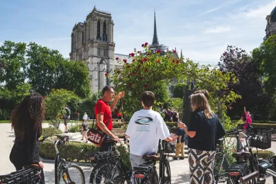 Best of Paris Small Group E-bike Guided tour (w/ optional Cruise)