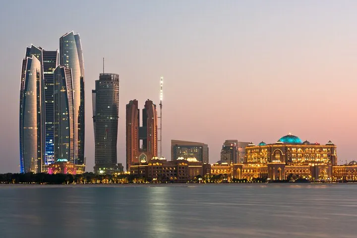 Abu Dhabi and Desert of the Emirates in 3 Days