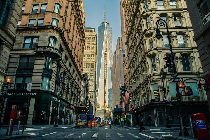 Manhattan Group Tour Including Wall Street and 911 Memorial