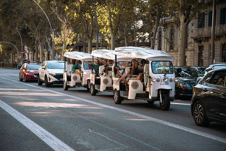 Official Tuk Tuk BCN l Premium Barcelona Express Tours