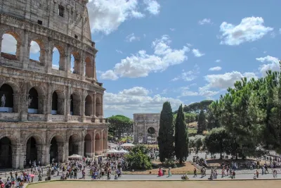Rome Colosseum Exterior Sunset Walk with Video Souvenir& Photos