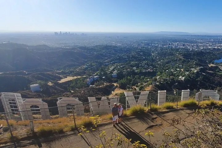 Hollywood Sign Hiking Tour to Griffith Observatory