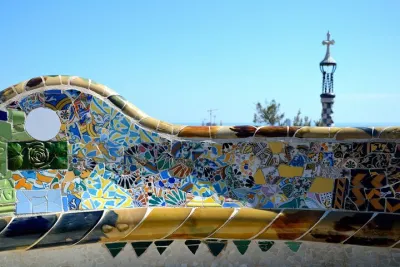 Barcelona: Park Güell Guided Tour with Entry Ticket