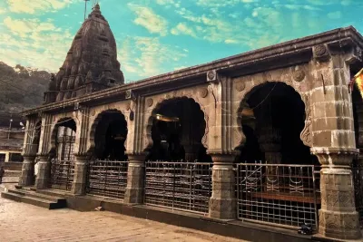 Three Jyotirlinga & Caves in Maharashtra