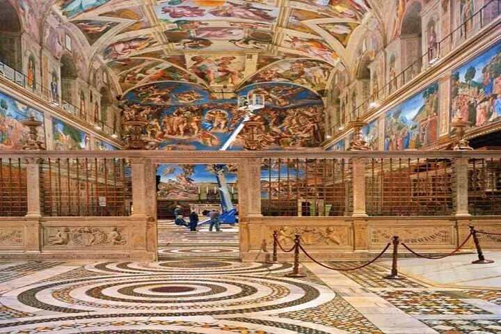 Vatican Museums and Sistine Chapel Skip the Line + Live Guide