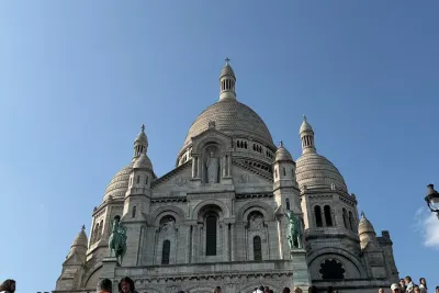 Montmartre and Sacré Coeur with Moulin Rouge Outdoor Tour