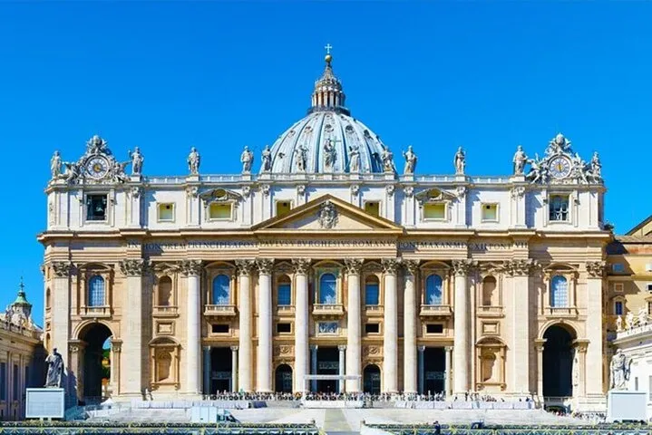 St. Peter’s Basilica Premium Hosted Entry &Audio Guide Experience