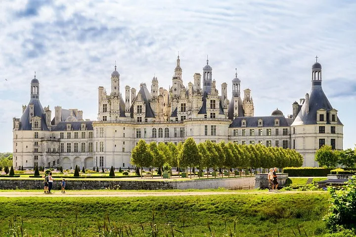 Chambord Castle - Small Group(2-6) with Hotel Pick Up