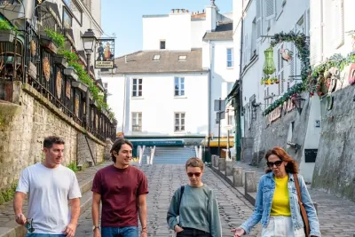 Paris in a Day: Louvre Tour + Guided Montmartre & City Walks