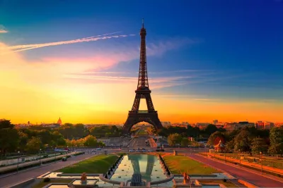 Private Eiffel Tower Summit Guided Tour by Lift (All Floors)