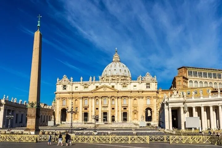 Prority entrance St. Peter's Basilica with Audioguide