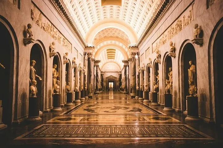 Small Guided Tour Vatican Sistine Chapel & St.Peter's Basilica