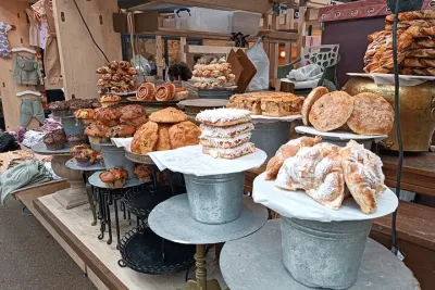 London Soho & Covent Garden Full Meal Food Tour by Do Eat Better