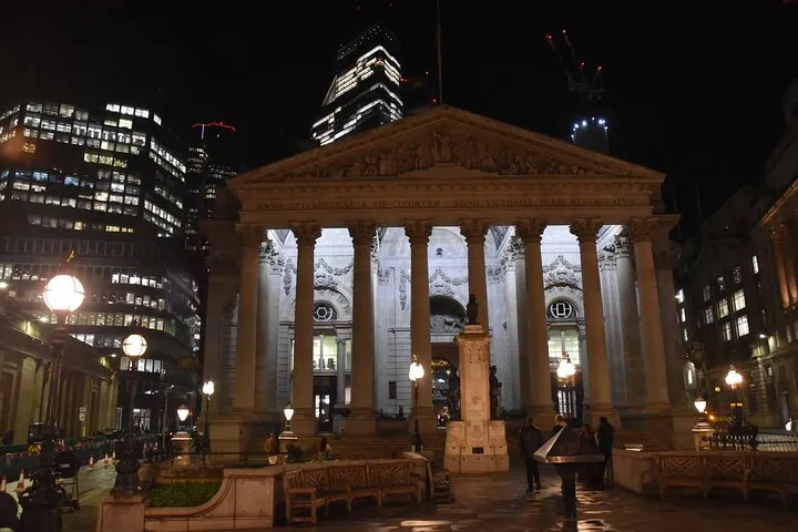 London: A Christmas Carol & Dicken's Inspiration Walking Tour
