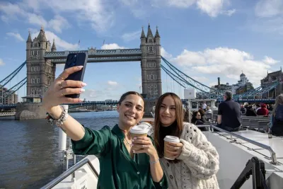 London Thames River Cruise Tour with Drinks and Dine Options