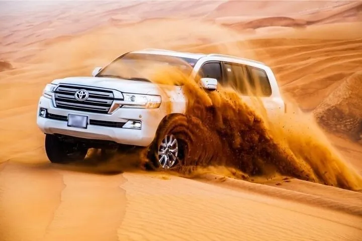 Dubai Desert Safari with BBQ Dinner Pickup from Ras Al Khaimah