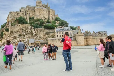 Mont Saint Michel and Loire Valley Castles 2 Days Guided Trip