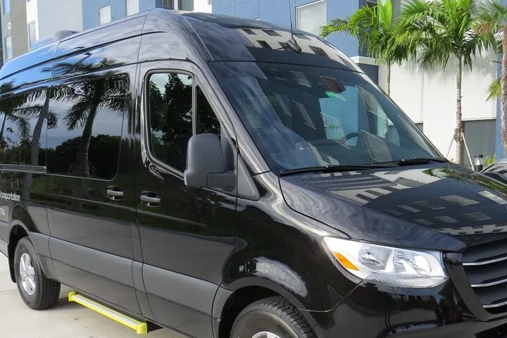 Transfer from Miami Airport to Fort Lauderdale. Van 11 passengers