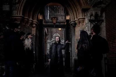 London Ghost Walking Tour: Discover Haunted Secrets at Night