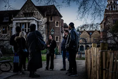London Dark Walking Tour: Haunted Landmarks & Sinister Secrets