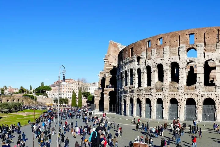 Rome: Colosseum Semi-Private Walking Tour