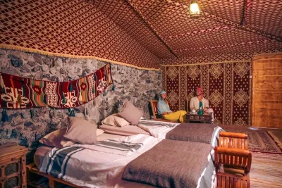 Dubai: Overnight Heritage Desert Safari with Vintage Land Rover